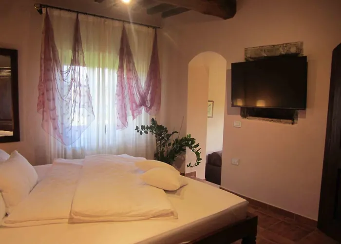 Con Giardino By Interhome Sassetta